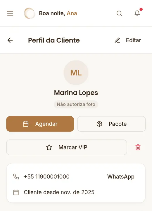 Ficha da cliente na Sunya, com contato, tempo no sol e perfil de pele